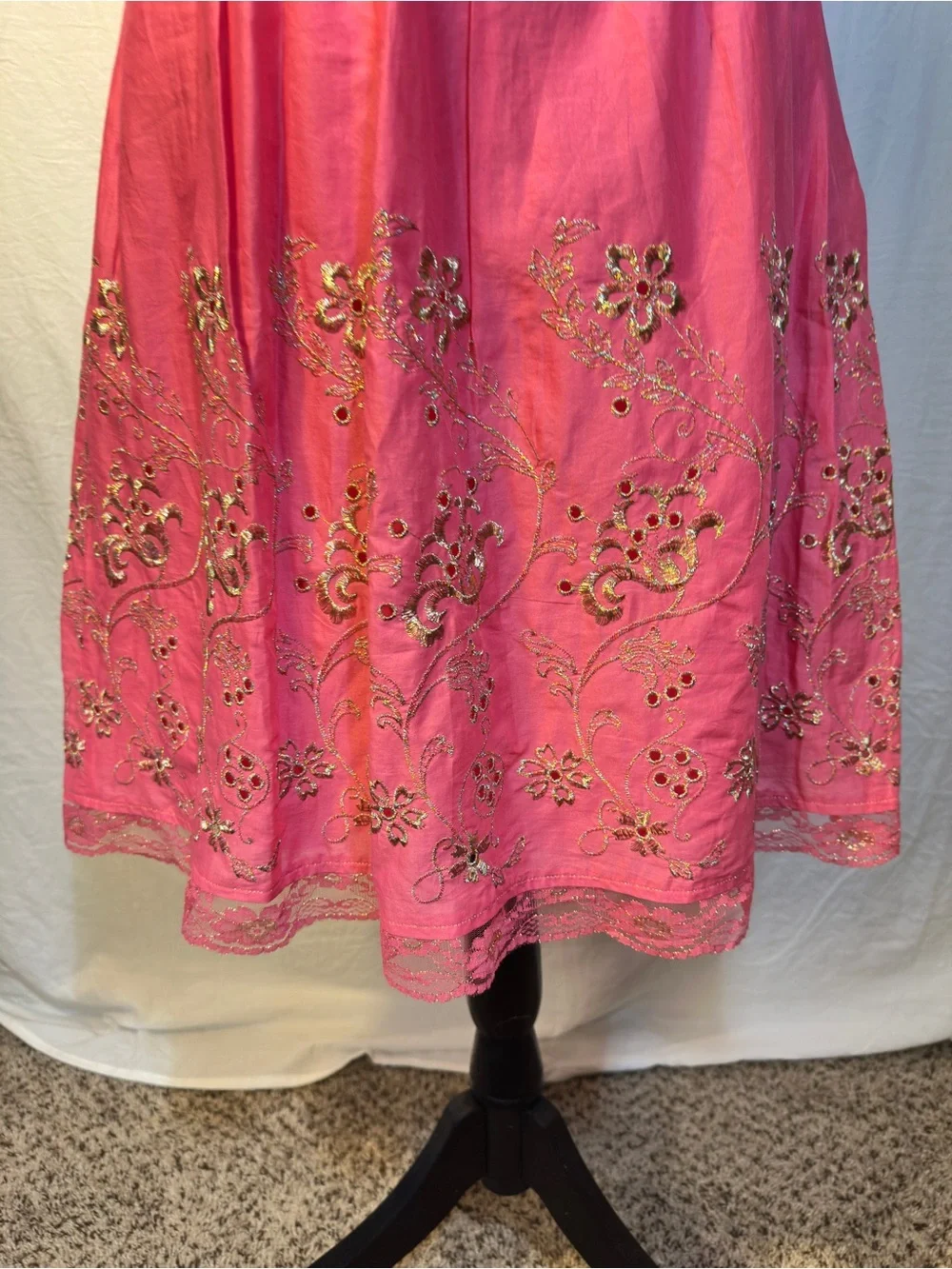 Express Pink Gold Embroidered Cotton Boho Cottagecore Romantic V-Neck Dress Sz 8